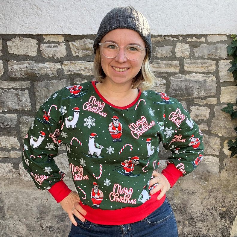 French Terry Sommarsweat Jultomten och lama | Glitzerpüppi – grangrön/chiliröd,  image number 6