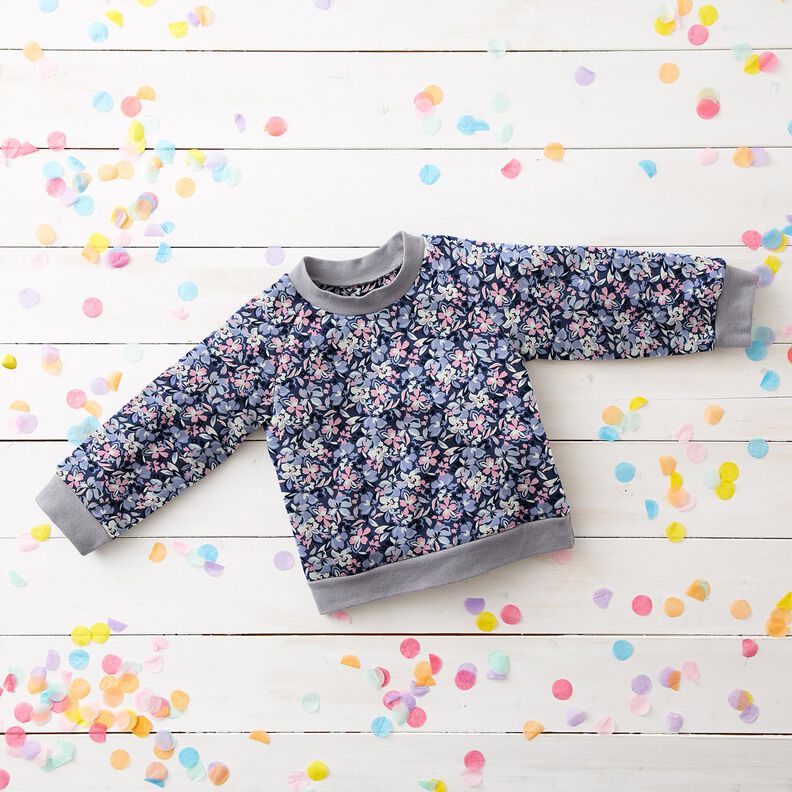 Sommarsweat Stora blommor | Poppy Fabrics – jeansblå,  image number 5