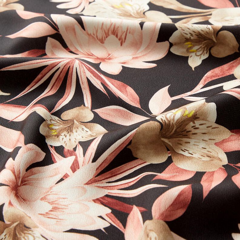 Crepesatin magnolior med palmblad – svart/beige,  image number 2