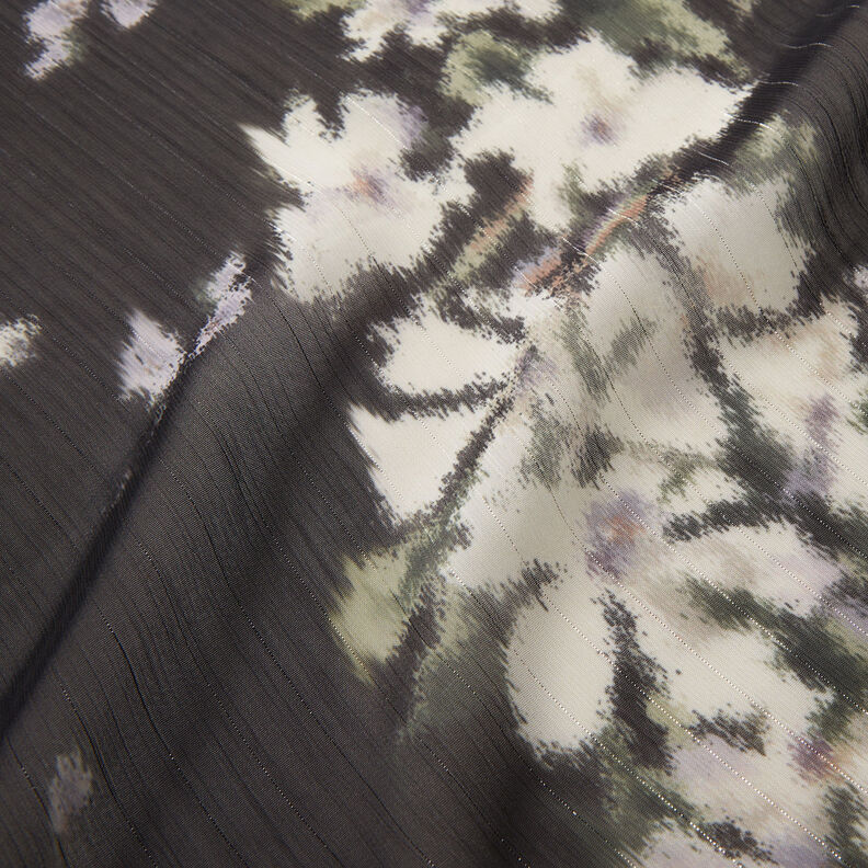 Chiffong med glittrande kritstrecksränder batikoptik – svart/vit,  image number 3