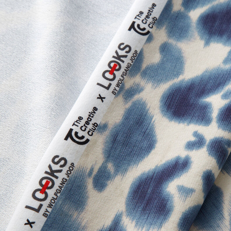 GOTS French Terry Leopardmönster i batik | TCC x LOOKS by Wolfgang Joop – lysande blå/kräm,  image number 4